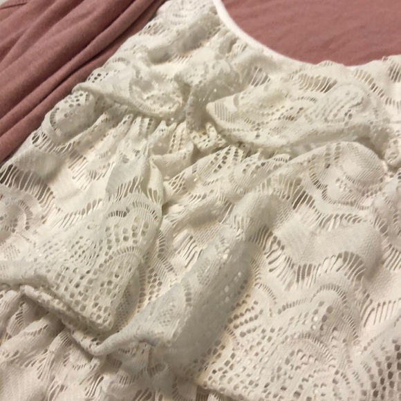 Pink and lace tank top - Picture 2 of 3